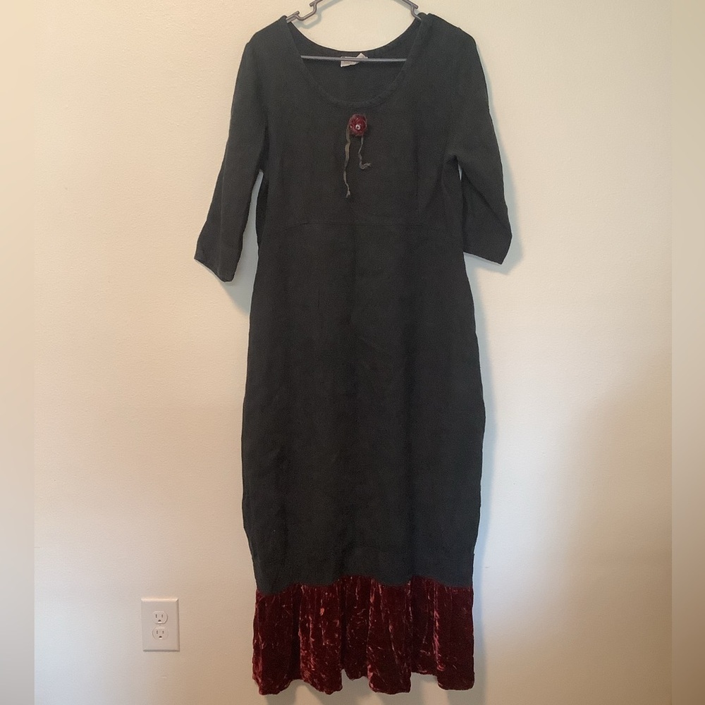 Women’s Dark Gray Midi Dress with Burgundy Velvet Hem